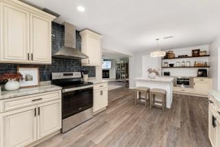 Designer Pet-Friendly Retreat with Heated Pool home - Ocala - 8