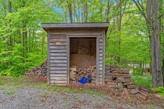 Modern Mountain Retreat Near Dolly Sods & Skiing home - Cortland - 1