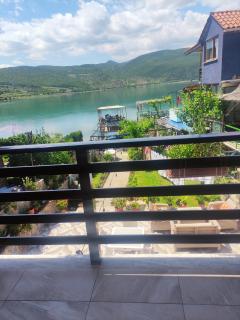 ERDA LAKESIDE Guesthouse - Lin - 3