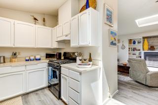 Walk to Seaside Beach Vacation Rental Cottage! - Seaside - 1
