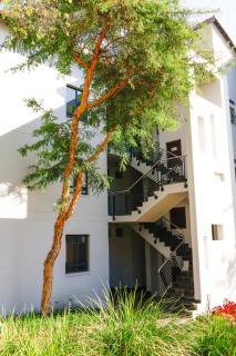 Golf Estate Living 1BR Apartment in Jackal Creek - Roodepoort - 1