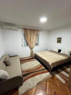 R&S two bedroom apartment - Podgorica - 3