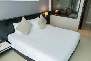 Beachfront 1 BR Hotel Infinity Pool Patong Phuket - Strand Patong - 7