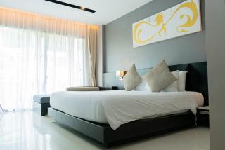 Beachfront 1 BR Hotel Infinity Pool Patong Phuket - Strand Patong - 6