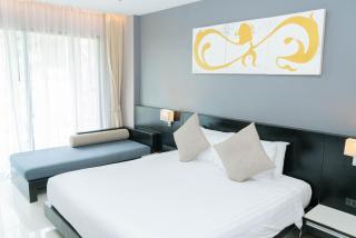 Beachfront 1 BR Hotel Infinity Pool Patong Phuket - Strand Patong - 2