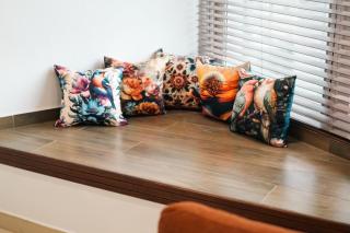 Spacious Penta Square Apartment Family-Friendly Stay in DHA 5 Lahore - Lahore - 1