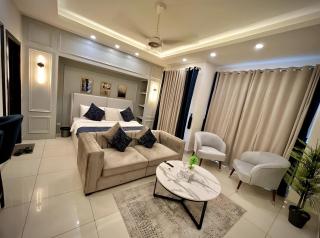 Spacious Penta Square Apartment Family-Friendly Stay in DHA 5 Lahore - Lahore - 9