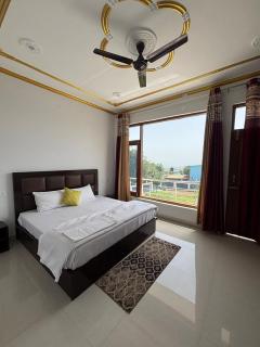 Shiva Cafe and Stays - Bīr - 4