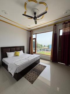 Shiva Cafe and Stays - Bīr - 3