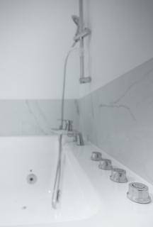 Sémillon - Baignoire Balnéo plein centre - 6