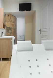 Sémillon - Baignoire Balnéo plein centre - 7