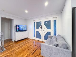 Spacious 4-bedrooms apartment in West Ryde with WiFi, AC - Sídney - 7