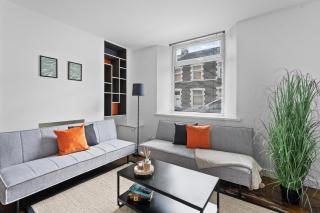 Modern City Stay 1BR King Size Bed -Free WIFI & Parking - Cardiff - 0