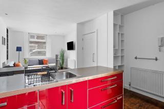 Modern City Stay 1BR King Size Bed -Free WIFI & Parking - Cardiff - 7