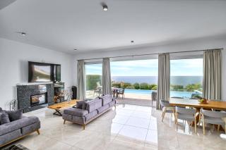 Olymp Luxury Villa D - Luxury Escape with Direct Beach Access and Unique Sunsets - 4