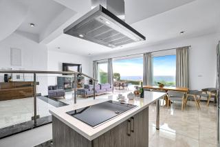 Olymp Luxury Villa D - Luxury Escape with Direct Beach Access and Unique Sunsets - Paphos - 1