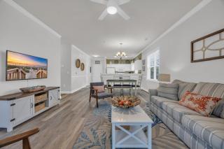 Pet Friendly w Huge Resort Pool Near Beach - North Myrtle Beach - 0