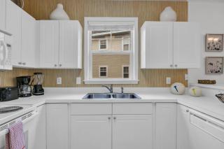 Pet Friendly w Huge Resort Pool Near Beach - North Myrtle Beach - 8