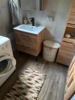 Dom letniskowy wolnostojący drewniany na wyłączność, jezioro Piaseczno 350 m, jacuzzi - 1