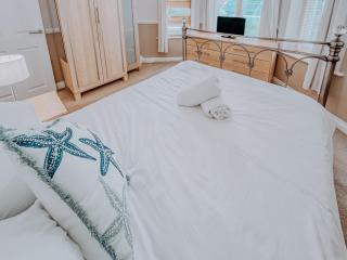 2 bed central apartment, stones throw to beach and pier - Bournemouth - 9