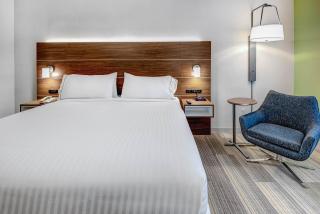 Holiday Inn Express Woodbridge by IHG - 3