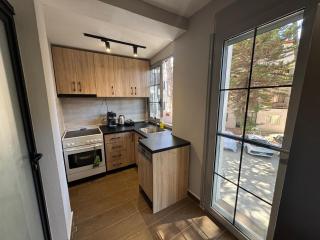Sunny hill Apartment - Golem - 1