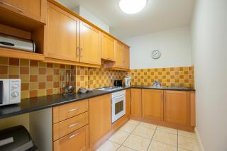 132 - Spacious Apt with Parking - Galway - 9