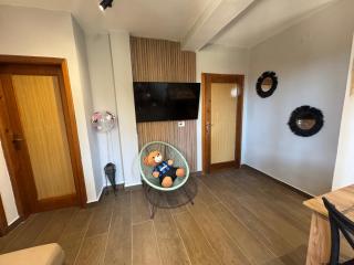 Sunny hill Apartment - Golem - 5