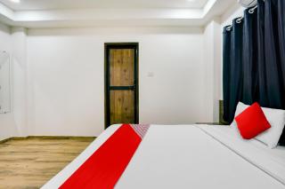Super Hotel O White Villa - Dhantoli - 1