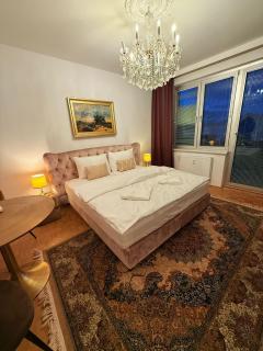 Sunsets and Sunrise Luxury Suites by Milochev - Viena - 0