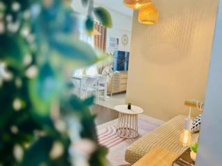 Budget Friendly Staycation walking distance to Venice Mall with Netflix and Wifi - Manila - 0