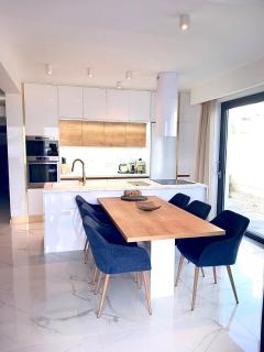 Luxury beachfront apartment with private pool, Vinjerac - 5