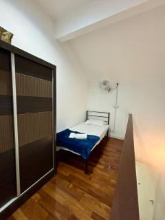 Nimah Seaview Homestay - George Town - 4