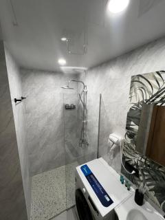 Rainbow Apartment Batumi - 3