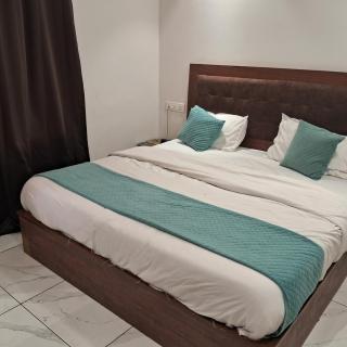 Hotel White Rock And Restaurant - Zirakpur - 7