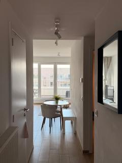 Séjour lumineux avec Balcon - Bruxelles - 9