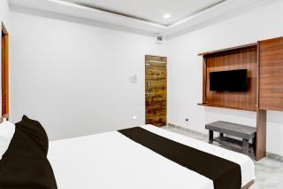 Hotel O Varad 7/12 Beer Bar & Lodging room - Aurangabad - 1