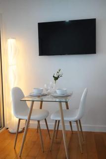 A Luxurious Experience Meets Comfort at ACQ - Manila - 6