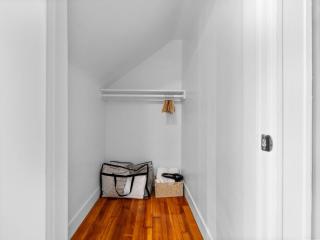 6BR3BATH Home with FREE Parking & Outdoor Furniture - Somerville - 2