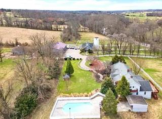 The Villa Farm - - 0