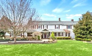 The Villa Farm - - 8