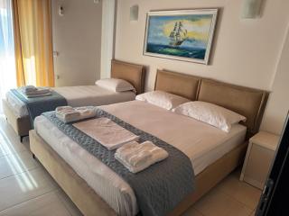 George Hotel Rooms&Suites - Himarë - 5