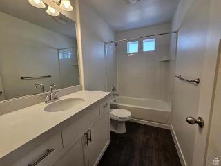 New Room with Airbed Mattress Queen in Down Floor - Eagle Mountain - 9
