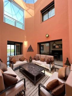 Amazing 4 Bdrms villa with pool RE43015 - Agadir - 9