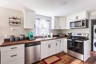 Quaint Cottage by UF & Shands - Pet-Friendly Long Stays - 2