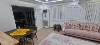 Sarı Ev - Eskiömerler - 0
