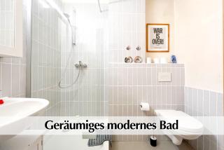 Ihr Rückzugsort in Erfurt - Großzügiges Altbau-Apartment mit 2SZ, Kingsize Betten, Nobilia Küche, 55 Zoll Smart-TV, 250Mbts WiFi, kostenloses Parken - Nur wenige Minuten vom Zentrum und Nordstrand entfernt - Kostenloser Waschraum im Gebäude - 2