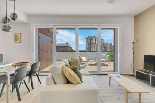 Airy Apartments with Balcony & Garage - Milan - 0