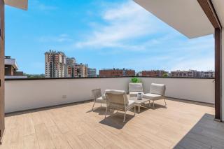 Airy Apartments with Balcony & Garage - Milan - 6
