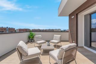 Airy Apartments with Balcony & Garage by NDP rent - 5